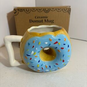 BNWOT Comfify blue sprinkle doughnut handled ceramic‎ novelty coffee tea mug